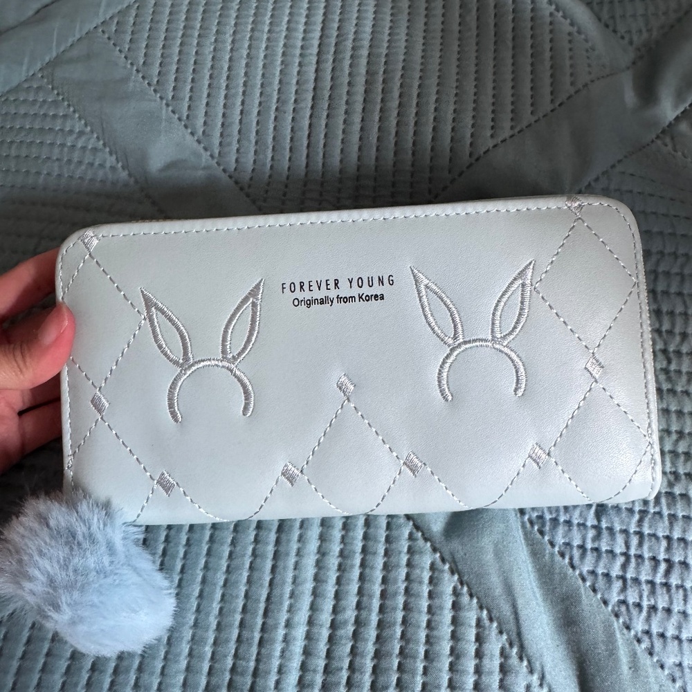 I am selling wallets from Thailand.